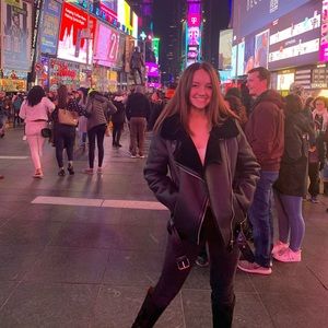 Meet your Posher, Ari